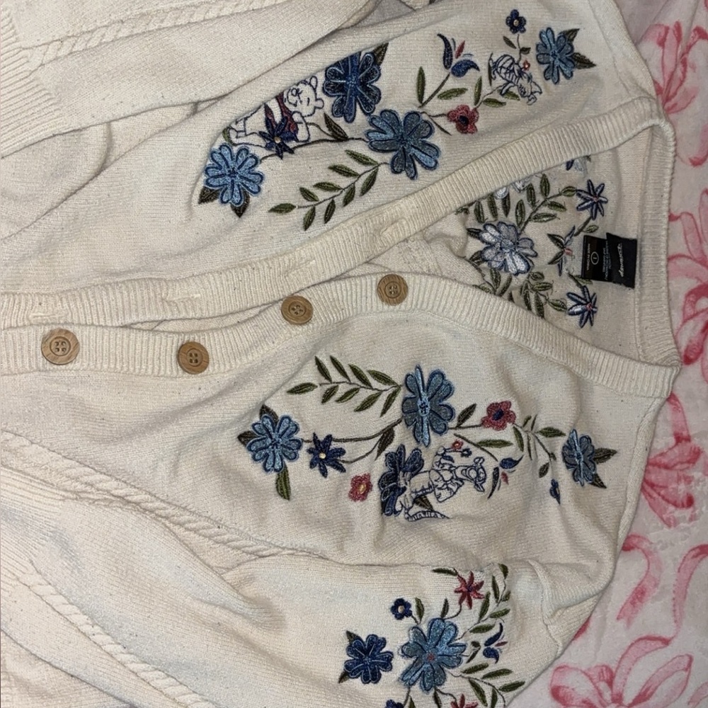Boxlunch Disney Winnie The Pooh White/Cream Cardigan with Floral Embroidery